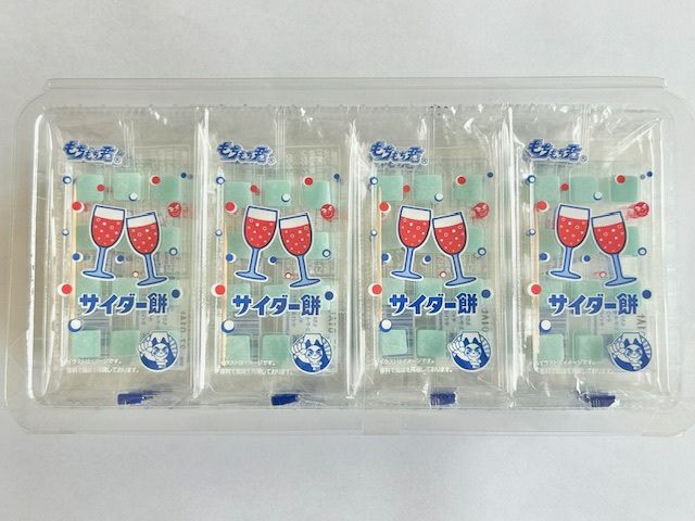 富士製菓 サイダー餅 もちもち君 12粒 24入 駄菓子 | うえだがしドットコム